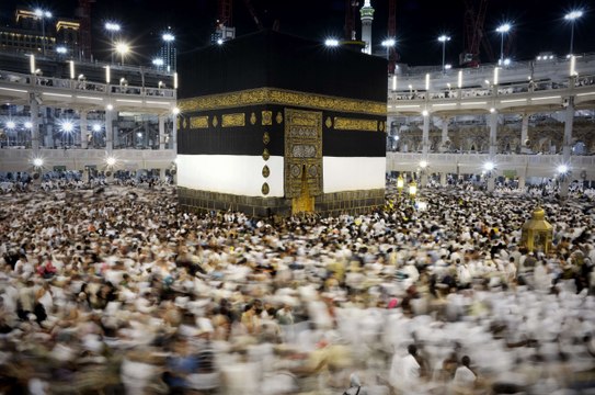 Marée humaine autour de la Kaaba à La Mecque
