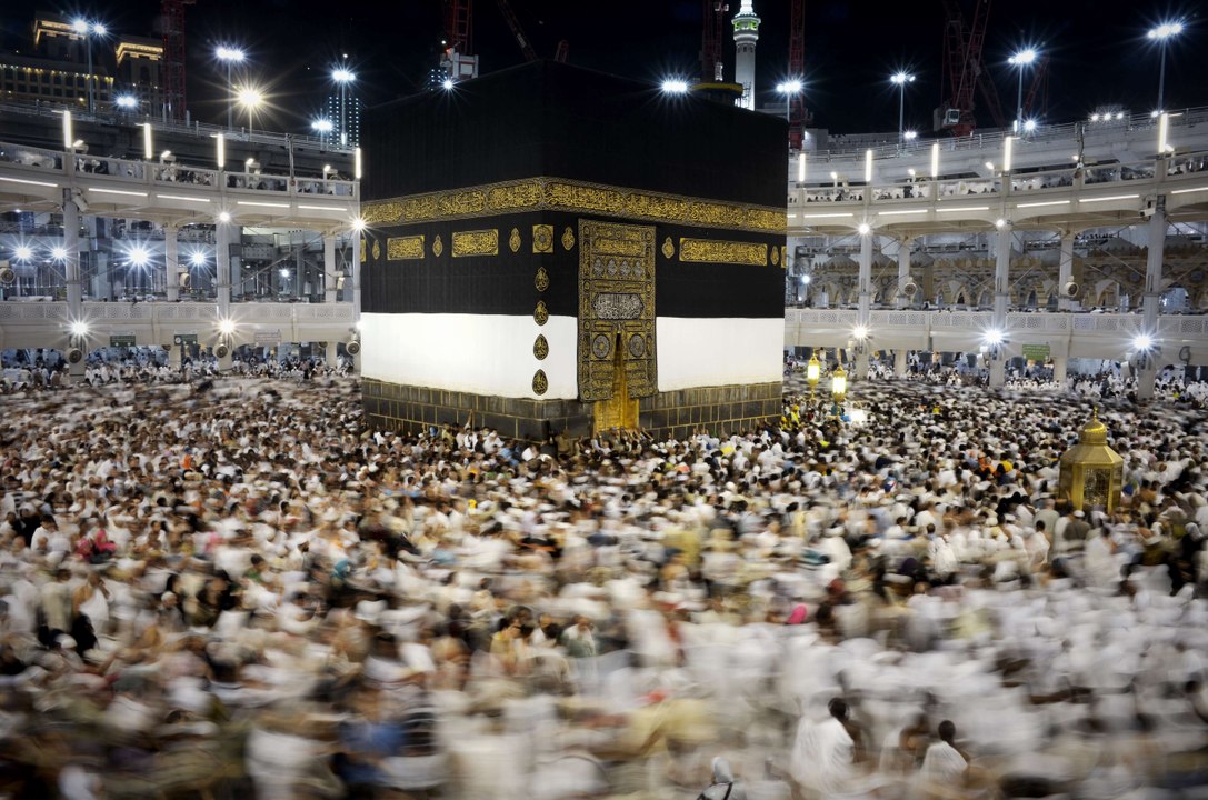 Marée humaine autour de la Kaaba à La Mecque