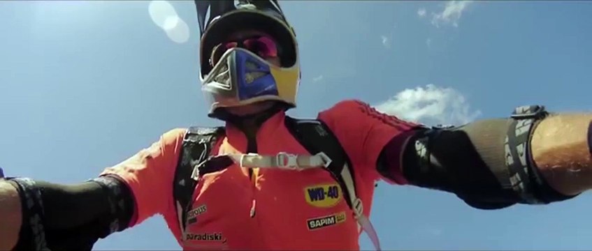 Il joue les funambules en VTT à 110 m au-dessus du vide