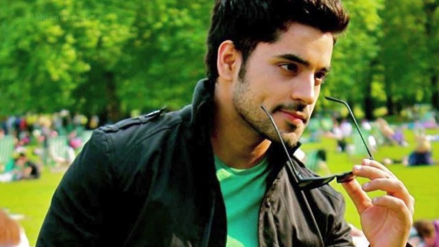 Gautam Gulati KISSING Mystery Woman | Pics LEAKED | #LehrenTurns29