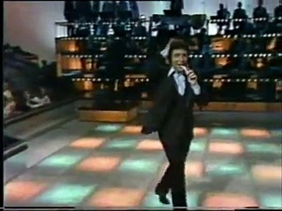 TOM JONES - Treat Her Right 70's LIVE Video