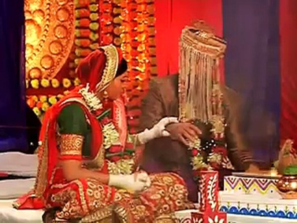 Yuvraj ki Shaadi mein Badal Gayi Dulhan - 21 september 2015 - Suhani Si Ek Ladki