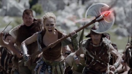 Mariah Carey Does Her Best Impression of 'Wee-Man' Running For His Life!