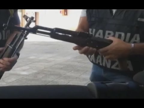 Lecce - Droga e armi da guerra sul gommone, tre arresti (21.09.15)