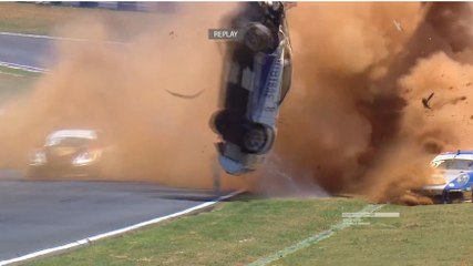 Pedro Piquet fait une dizaine de tonneaux en Porsche GT3