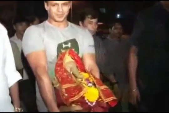 Vivek Oberoi's Ganpati Visarjan _ Ganesh Chaturthi 2012