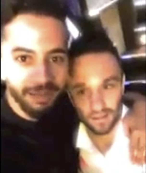 Mathieu Valbuena piégé à l'aéroport par un supporter de Marseille : "Elle est où blanche neige"