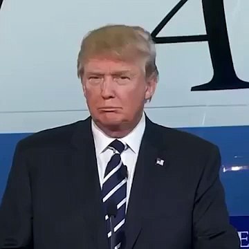Donald Trump funny faces at the CNN GOP Debate