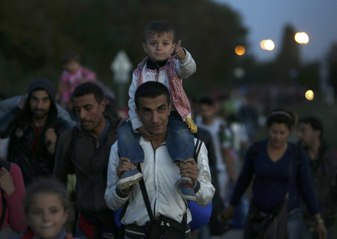 Hungary places full-page newspaper ads warning migrants