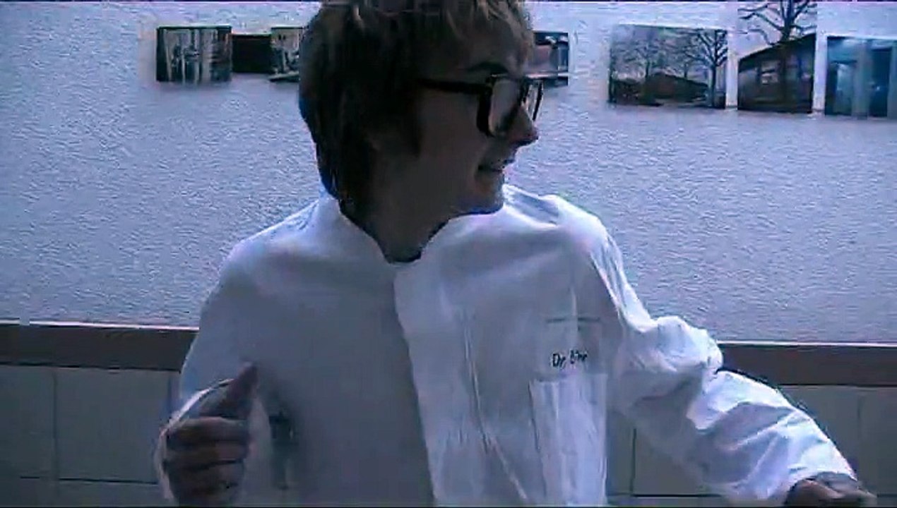 Bug Busters - Attack Of The Killer Cockroach