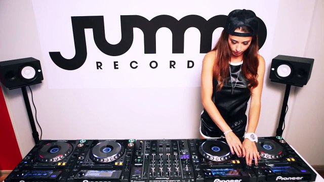 Juicy M mixing on 4 CDJs at Jump Records studio