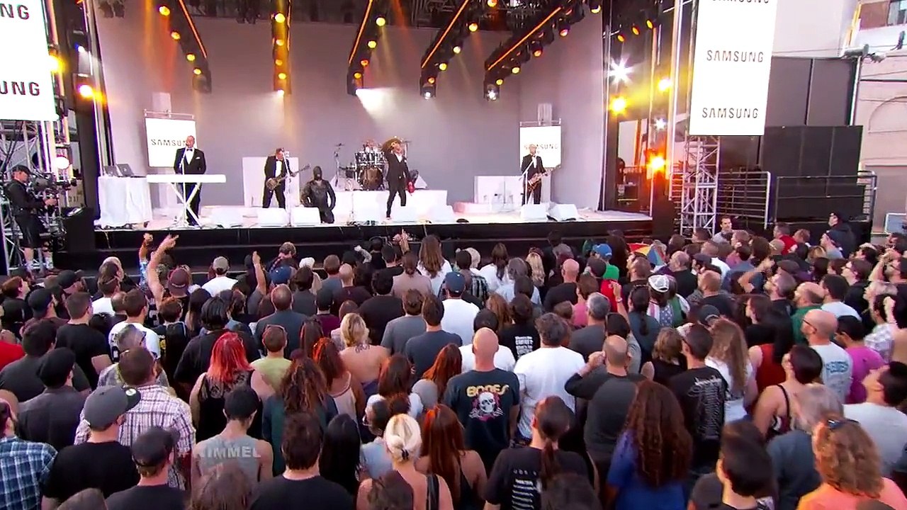 Faith No More Performs Sunny Side Up