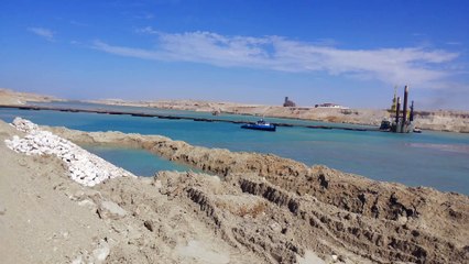 مشاهد من الحفر والتكريك  بقناة السويس الجديدة فبراير2015