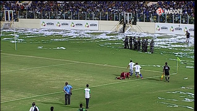 Zé Antônio dá carrinho por trás e é expulso