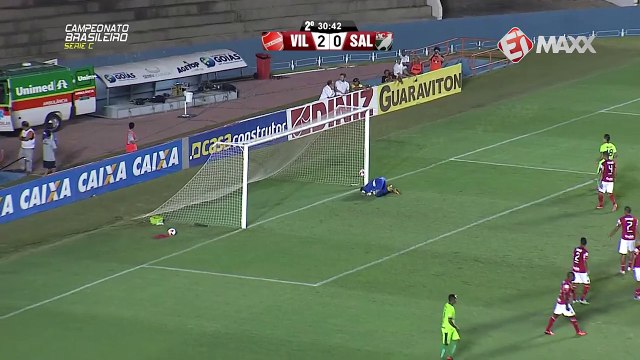 Rogério bate falta na trave e quase diminui para o Salgueiro