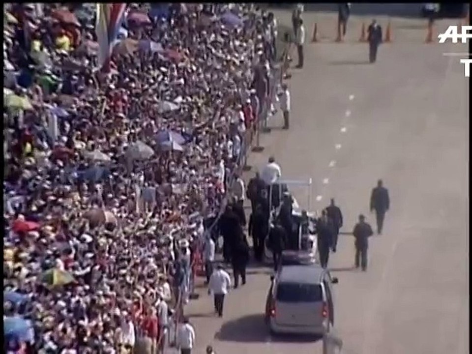 A Cuba, le pape François loue les "sacrifices" de l'Eglise