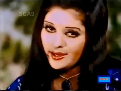 Mujhe le chal, yahan se door~ Mumtaz aur Nadeem Singer Naheed Akhter~Film Parastish 1977~ Pakistani Urdu Hindi Songs