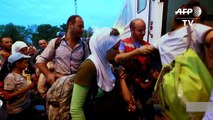 Croatia coordinates with Hungary to move refugees on