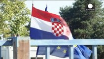 Hırvatistan, Sırbistan sınırını araç geçişlerine kapattı