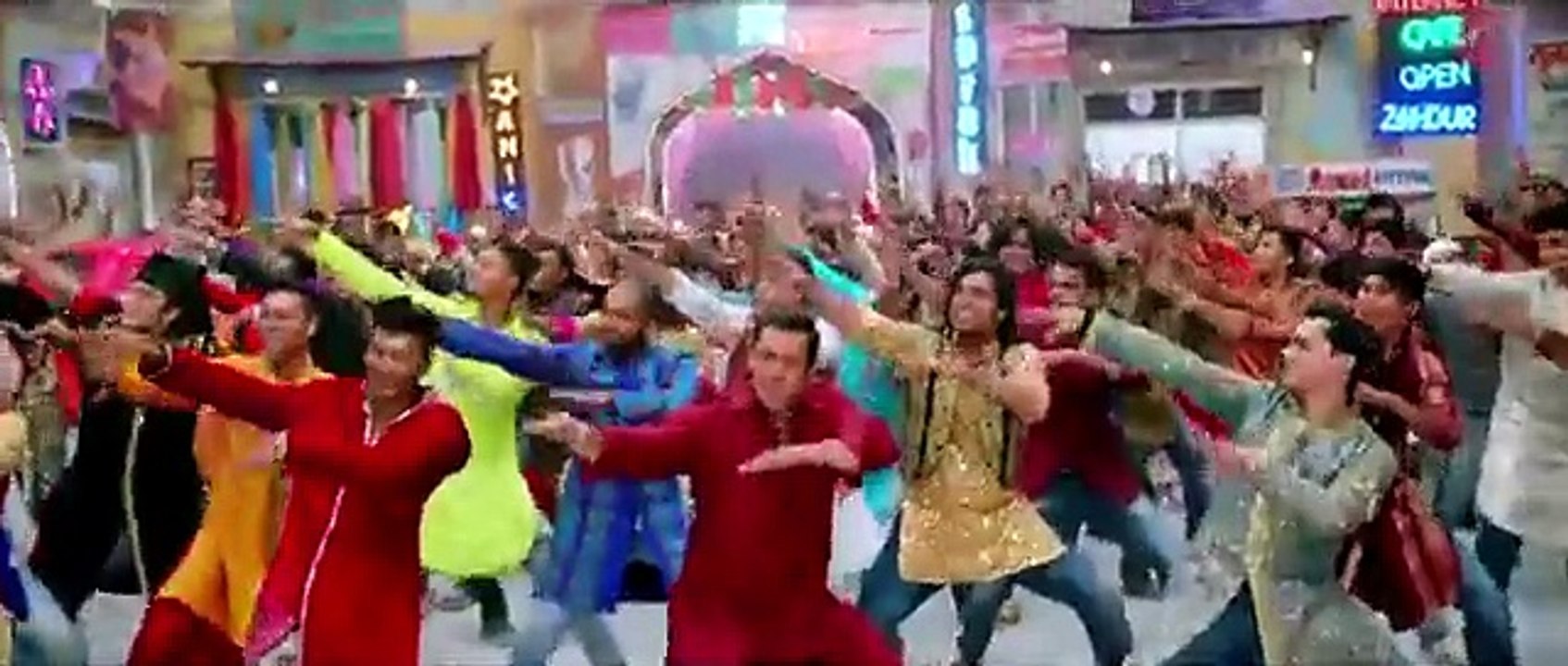 Aaj Ki Party' FULL VIDEO Song - Mika Singh - Salman Khan, Kareena Kapoor - Bajrangi Bhaijaan