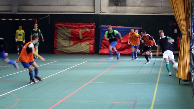 Petit match futsal entre copains U17 et U19 le 28 octobre 2015 (rv)