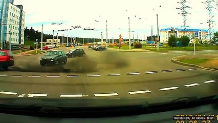 Car Crash Compilation 2015 - Accidents caught on camera