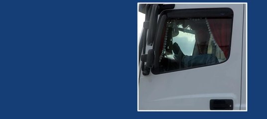 Trafikte dehşet veren görüntü...TIR'ı ayaklarıyla sürdü