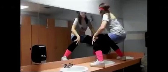 WhatsApp Funny Videos 2015 - Hot Dance And Fall Down - WhatsApp Funny Videos