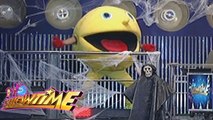 It's Showtime: Pacman shows his killer dance moves