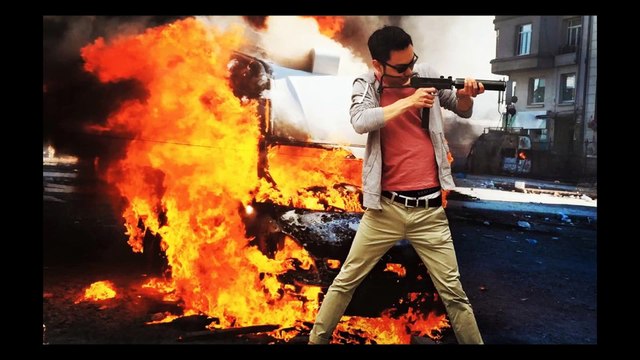 Cet artiste de rue a inventé un show énorme : Frozen Action - Des scènes d'action mimées et figées