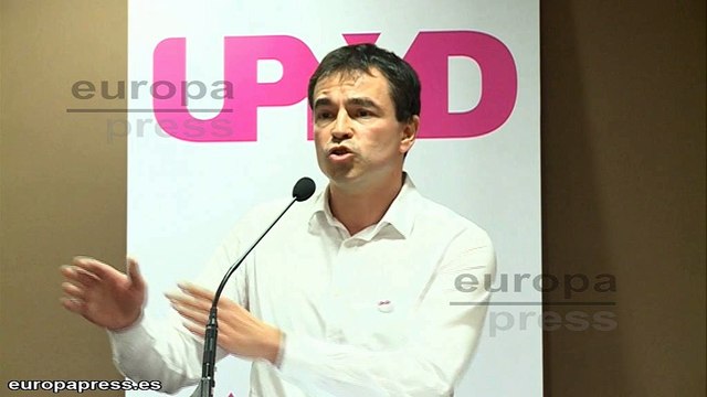 Herzog (UPyD) pide utilizar el Constitucional en Cataluña