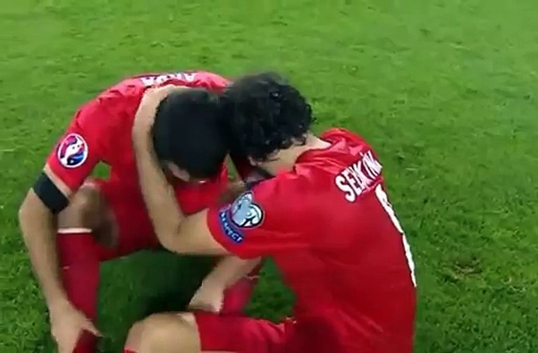 The Moment That Turkey Realized They Had Qualified For Euro 2016