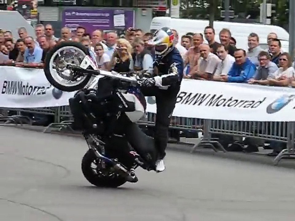 Christian Pfeiffer : SICK Stunt Show @ BMW World in Munich