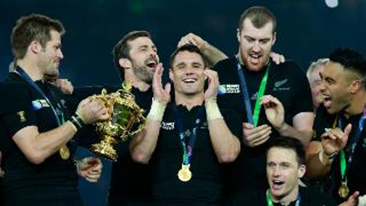New Zealand lift Webb Ellis Cup