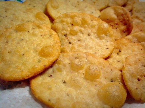 Papdi, Papdi For Chaats, Papdi Recipe by (HUMA IN THE KITCHEN)