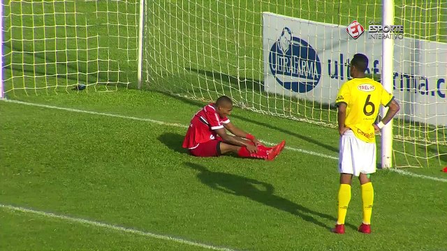 INACREDITÁVEL! Fabinho perde gol embaixo da trave