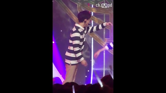 [MPD직캠] 엑소 수호 직캠 LOVE ME RIGHT EXO Suho Fancam Mnet MCOUNTDOWN 150618