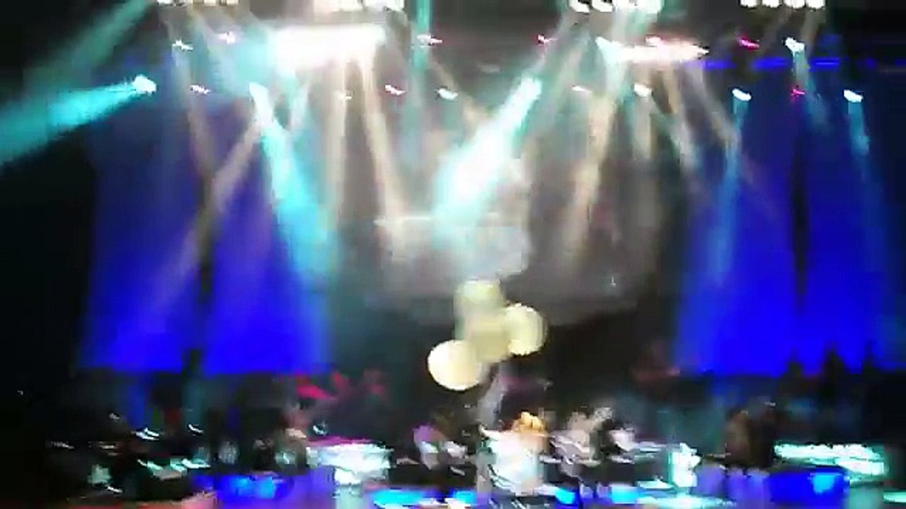 Yonca Lodi - Tenden Tene (Konser)