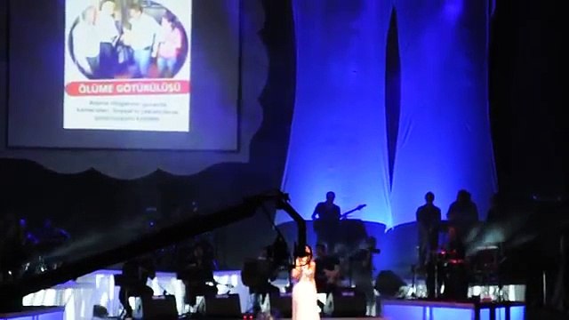 Yonca Lodi - Ünzile - Kuruçeşme Konser 13 Ağustos 2011
