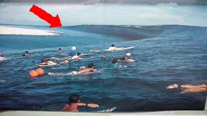 Great Tsunami Wave Hits Beach