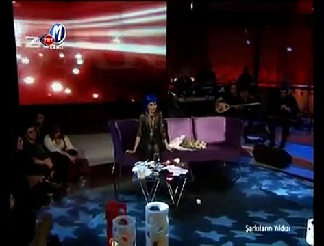 Yıldız Tilbe bir alo de ( CANLI - şiirli )