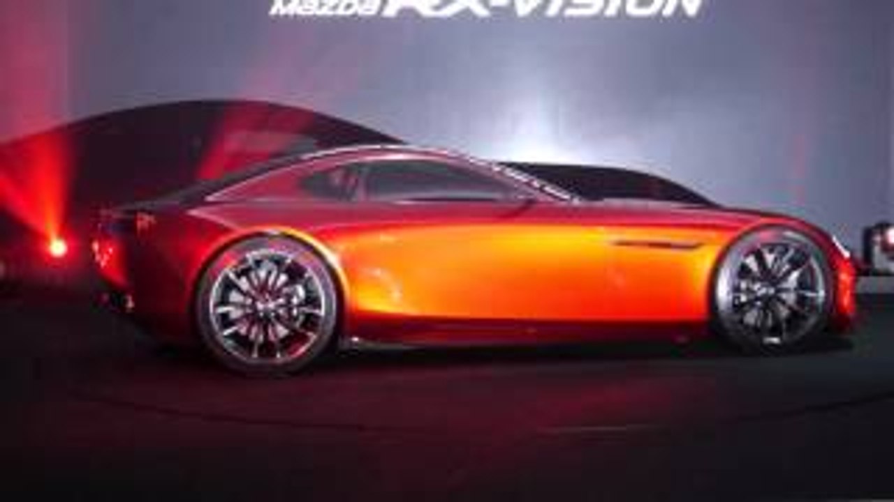 マツダのロータリースポーツコンセプト「RX-VISION」のベールが外さ