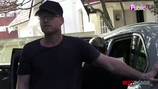 Exclu Vidéo : Sam Worthington : ras-le-bol des paparazzi, la police intervient !