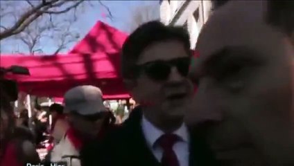 Jean-Luc Mélenchon traite un journaliste de "crétin" et de "vermine"