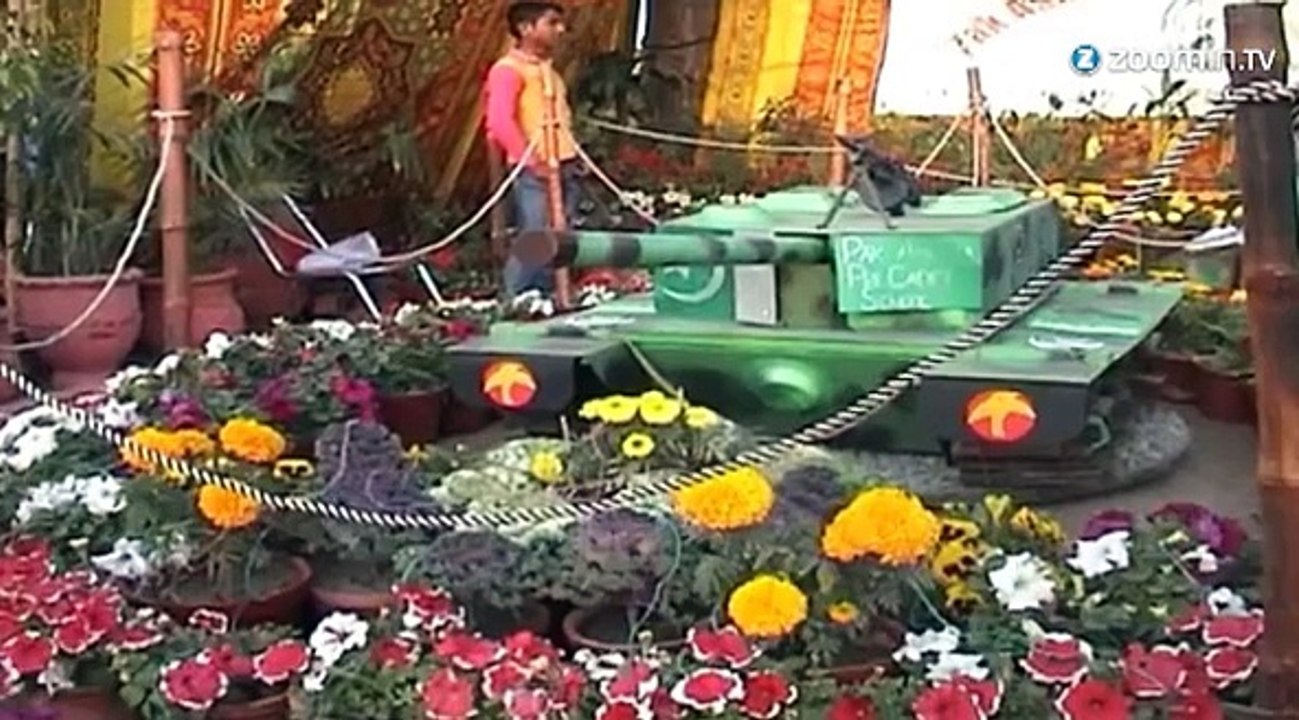 Un festival de fleurs au milieu des chars