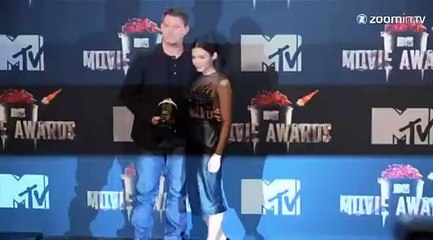 Stars et mamans entièrement nues pour Allure