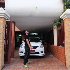 Un illusionniste thaïlandais fait le show sur le web