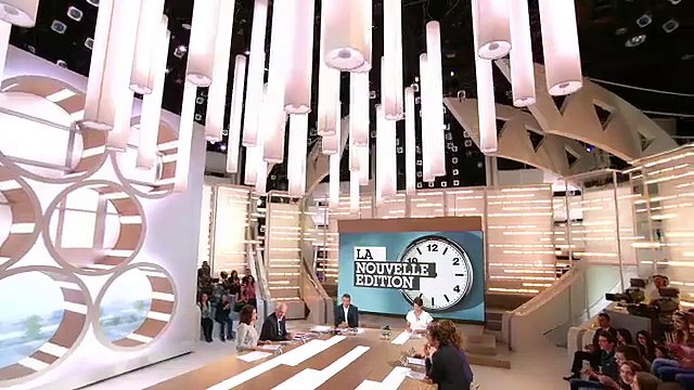 La miss météo de La Nouvelle Edition présente son bulletin météo en chantant du Charles Aznavour