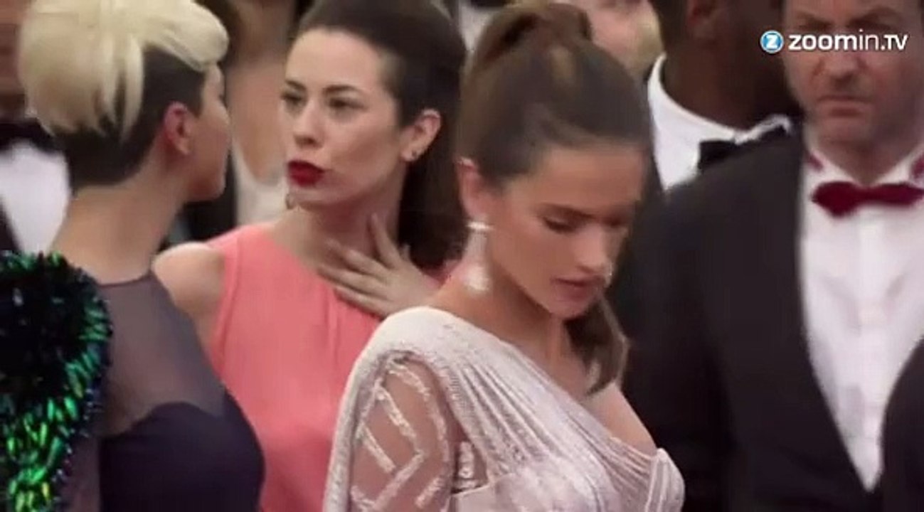 Alessandra Ambrosio, supporte le Brésil en bikini