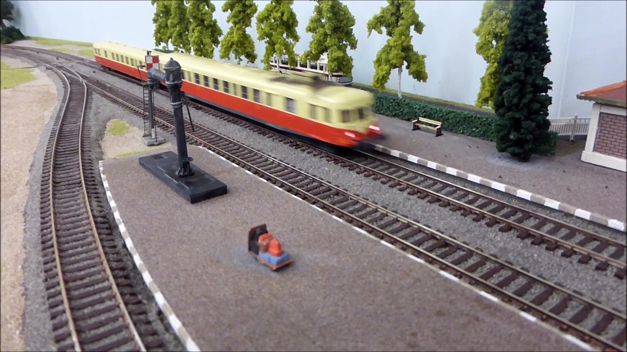 Circulations autorails Roco et LSM Romdan